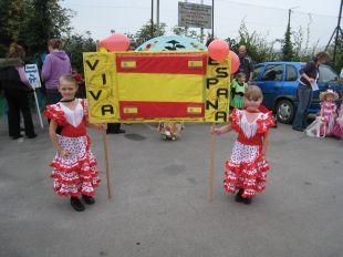 ‘Viva Espana’ with India May Williams-Lyons, 7 and Amelia Langhorn, 4