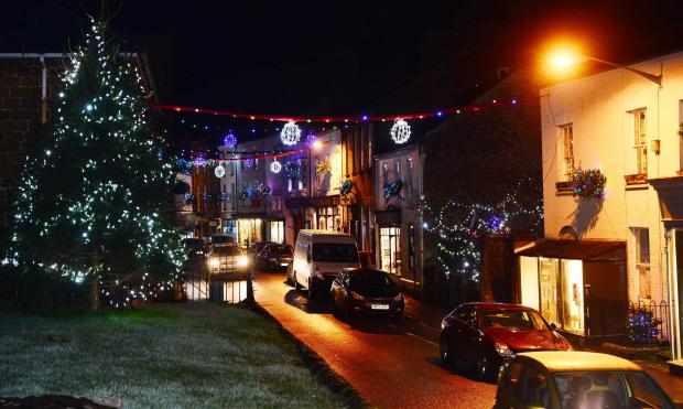 Chard & Ilminster News: LAST YEAR: Ilminster Christmas lights 2020
