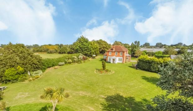 Chard & Ilminster News: 5 bed detached house. Credit: Zoopla