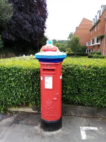 Chard & Ilminster News: The first post box decoration