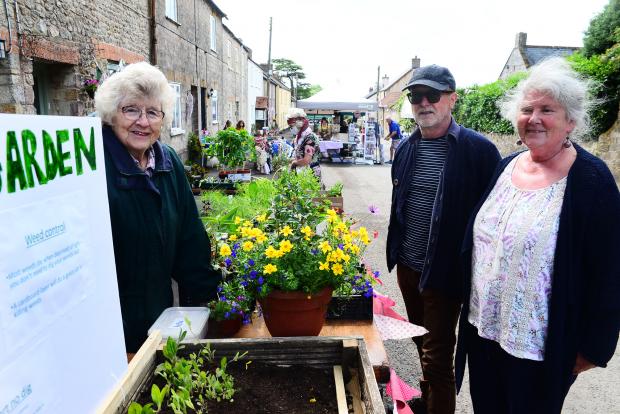 Chard & Ilminster News: Janet Smart with Tony and Wendy Fuller