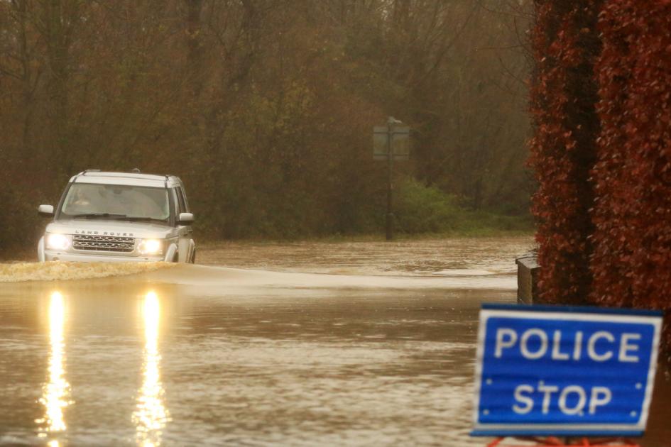 A358 in Donyatt, Ilminster, partially closed due to flooding | Chard & Ilminster News 