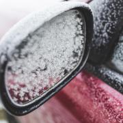 Experts reveal 12p life hack to stop windscreen frost this winter (Canva)